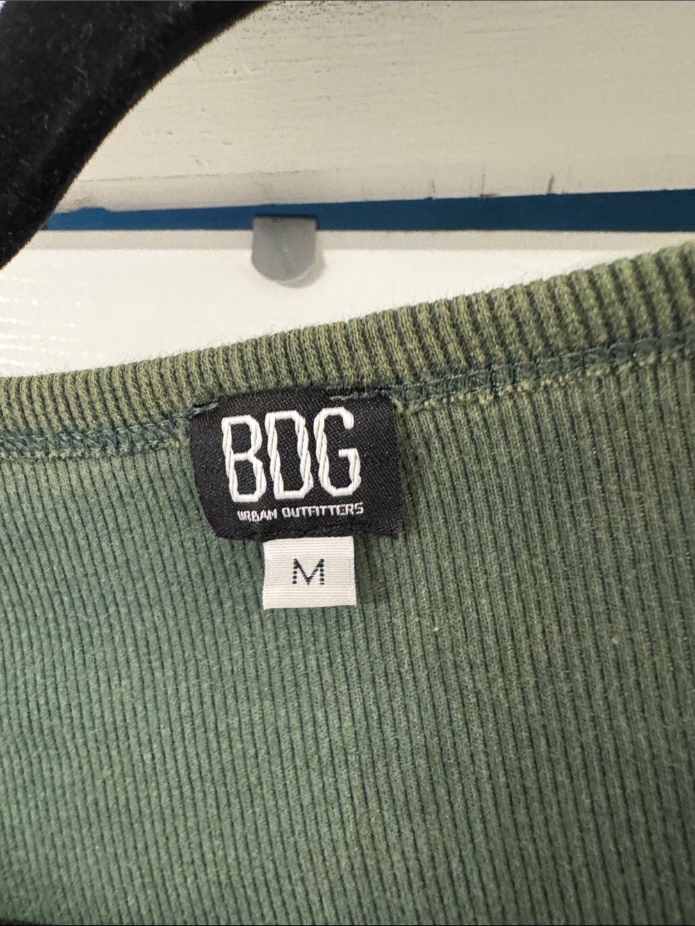 Urban Outfitters BDG Olive Short Sleeve Henley Tee - Picture 3 of 3